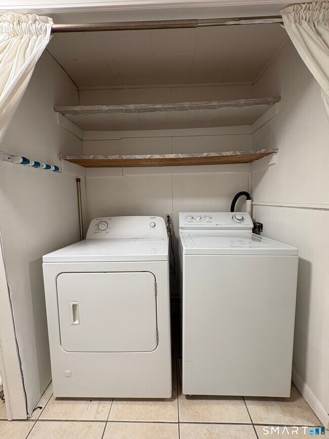 Building Photo - 1787 Stratfield Rd