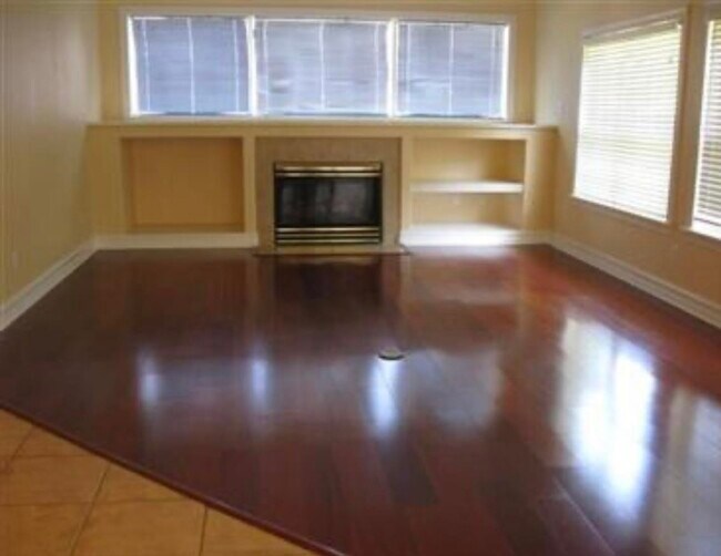 Building Photo - 7771 Cricklewood Dr