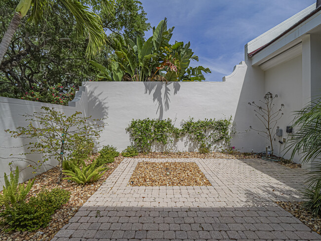 Building Photo - 8405 Red Bay Ct