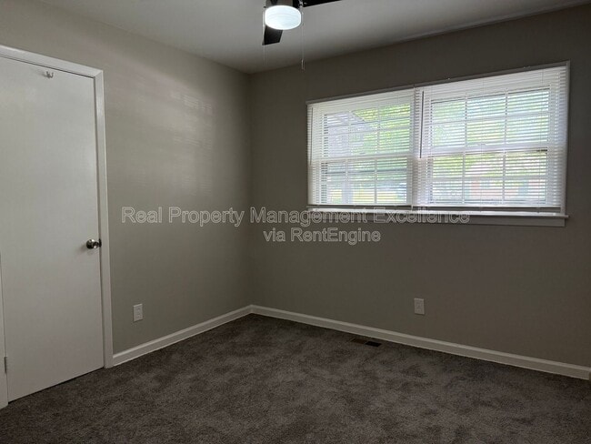 Building Photo - 804 Greenwich St