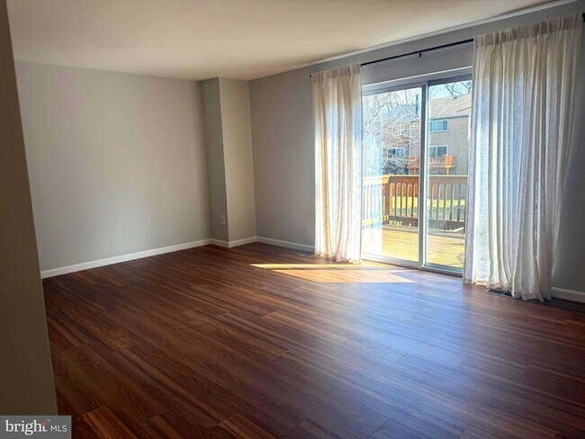 Building Photo - 1 Crotona Ct