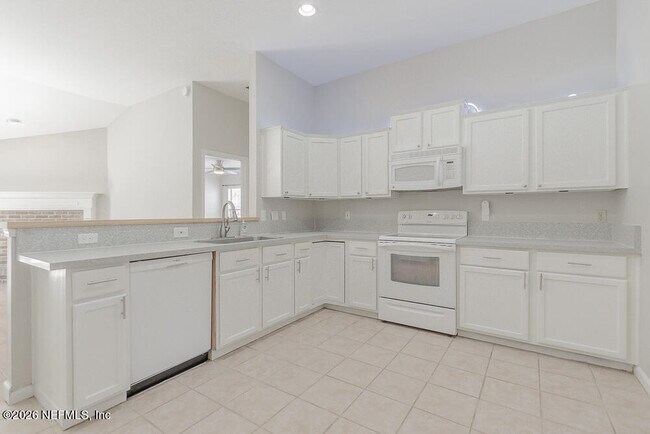 Building Photo - 1784 Chandelier Cir W