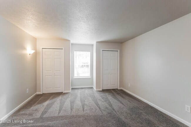 Building Photo - 8007 Apple Valley Dr