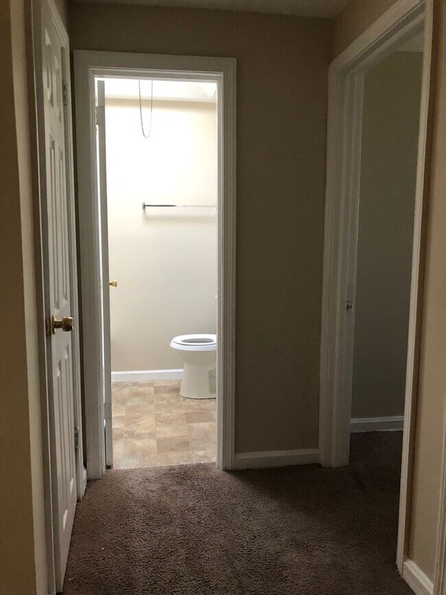 Building Photo - Welcome to 807 E 28th St!