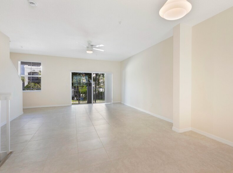 Building Photo - 1247 Via de Fossi