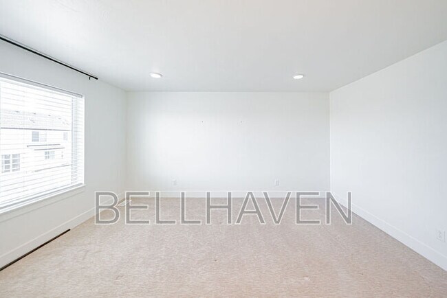 Building Photo - 667 S 2275 W