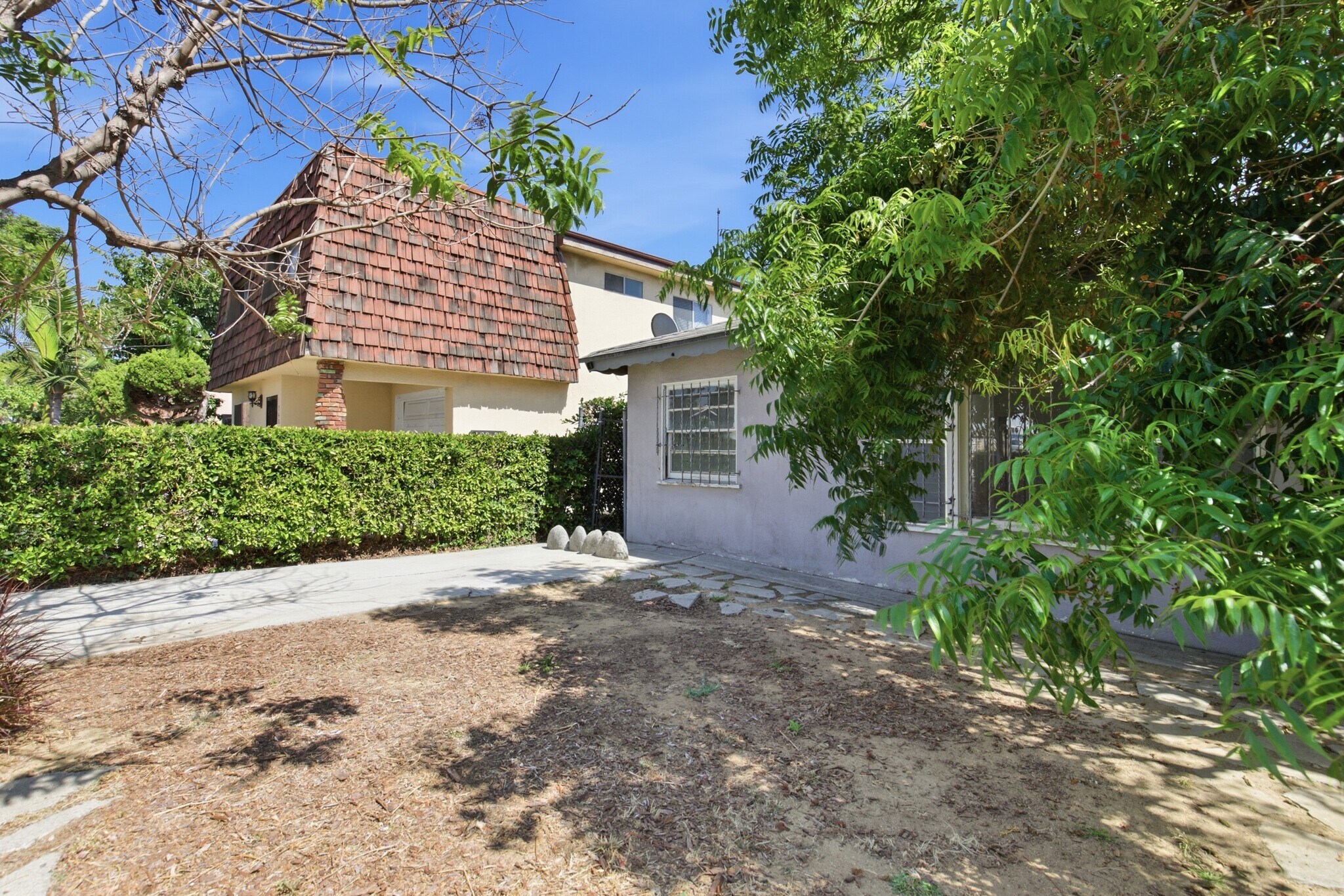 Building Photo - 534 Hyde Park Pl