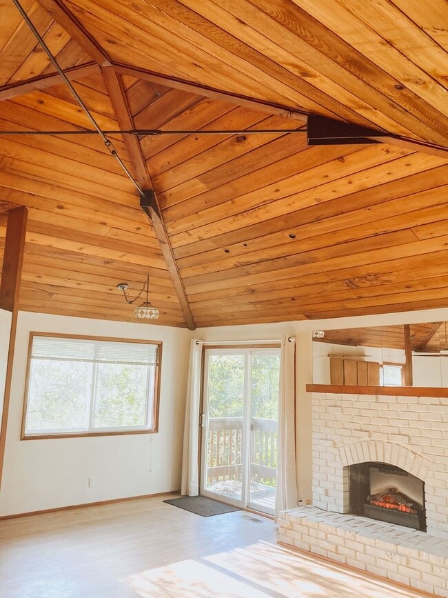 Building Photo - 5020-5020 Saratoga