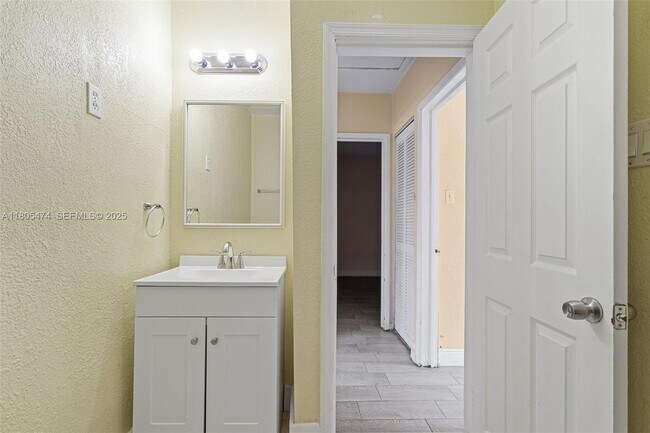 Building Photo - 820 Alabama Ave