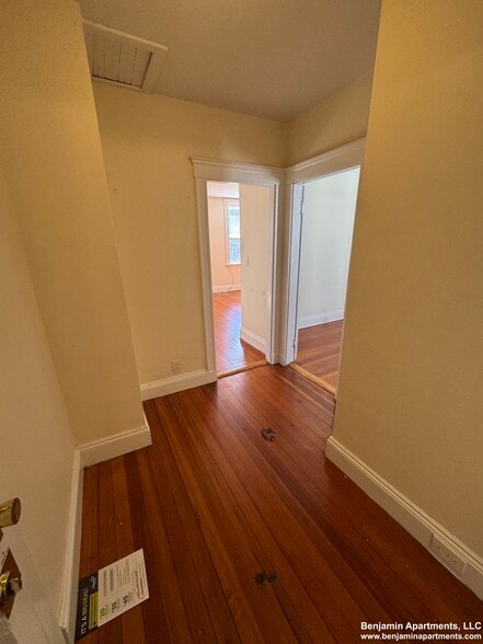 Building Photo - 608 Cambridge St