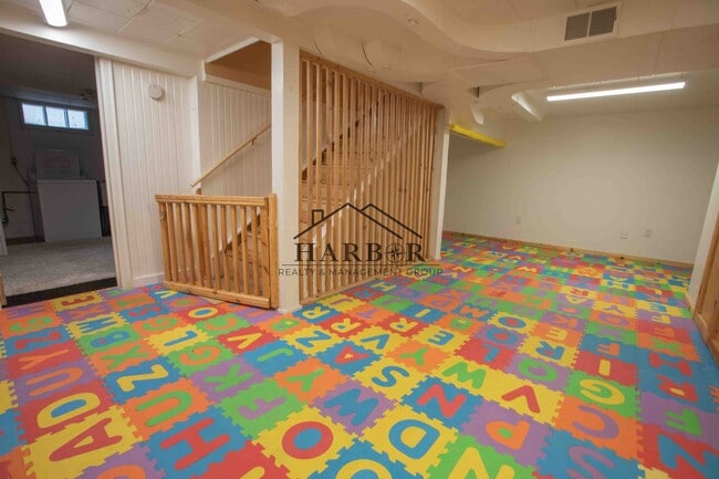 Building Photo - Single Family Home in NW Rochester!