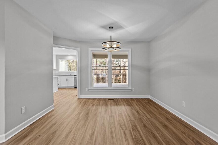 Building Photo - 5500 Fortunes Ridge Dr