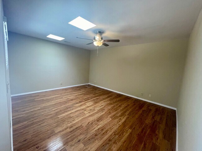 Building Photo - 1061 Via Regina