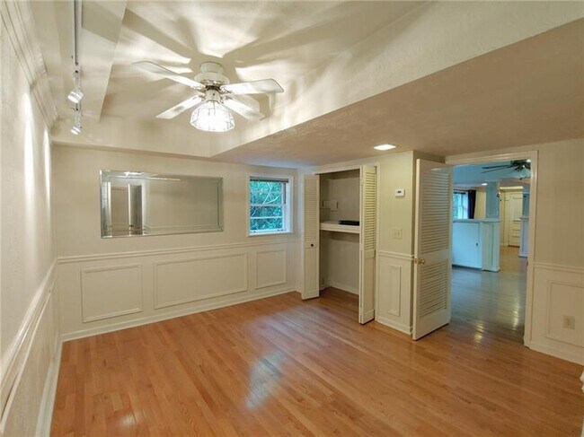 Building Photo - 76 Laurel Forest Cir NE