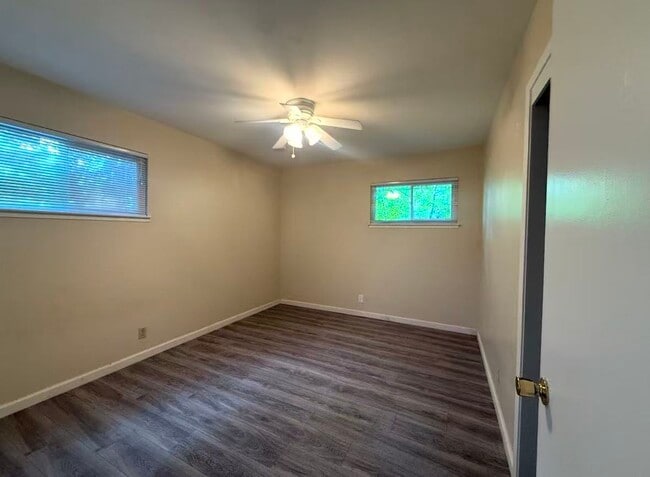 Building Photo - 4417 A Pkwy