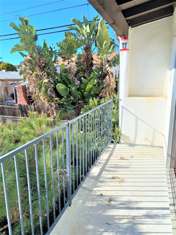 Building Photo - 147 Avenida Serra