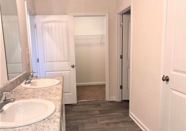 Building Photo - 6724 Sarah Ann Way