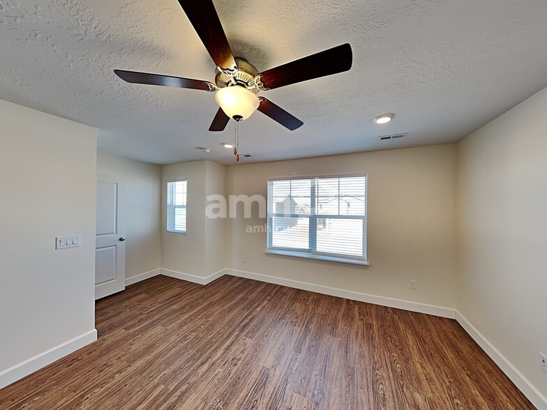 Building Photo - 2368 E Tumbleweed Rd