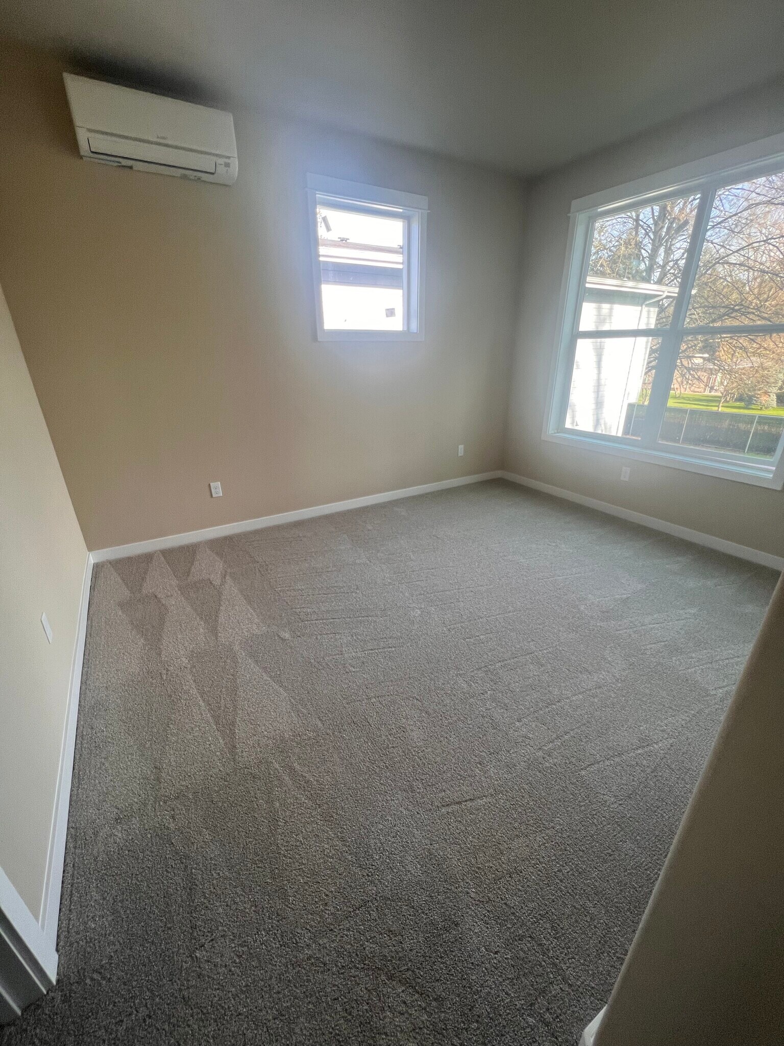 Building Photo - 11420 8th Ave S