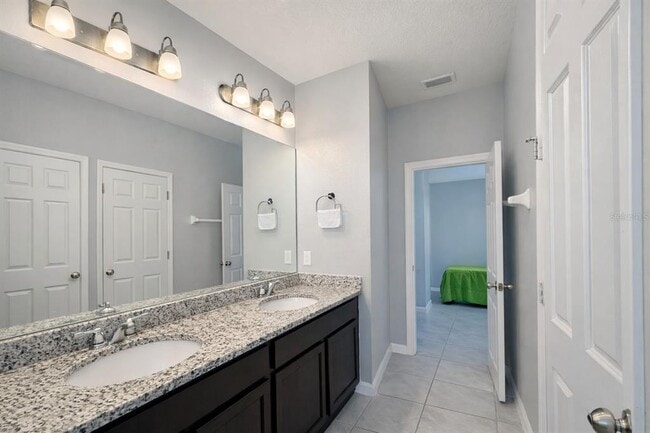 Building Photo - 4054 Pindo Palm Ln