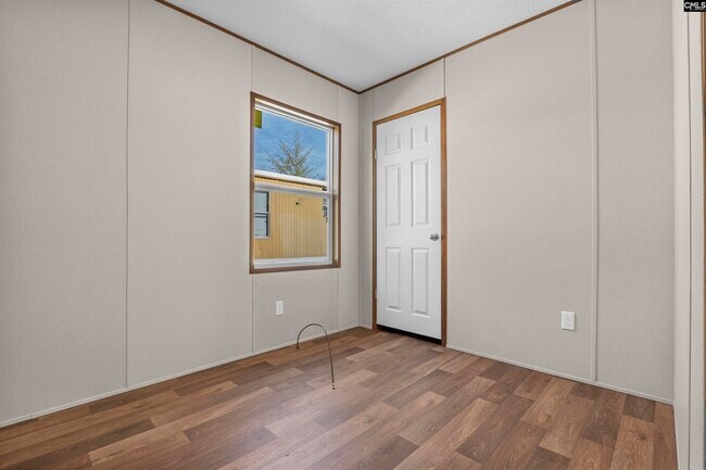 Building Photo - 600 Ermine Rd