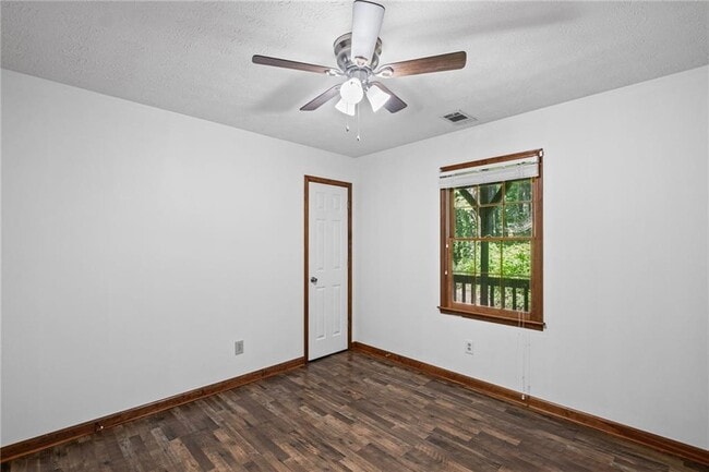 Building Photo - 1321 Timbercrest Dr