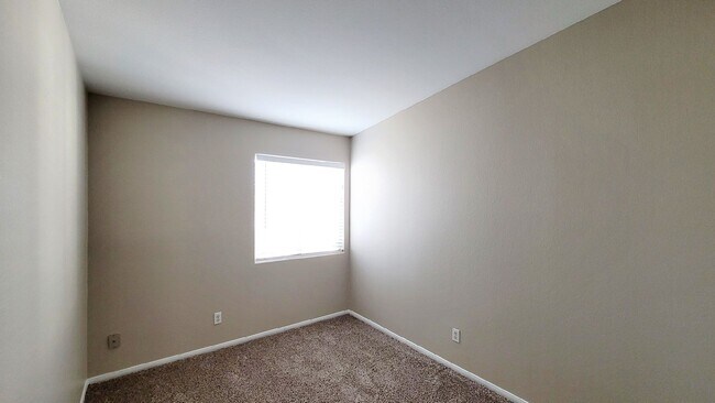 Building Photo - 319 Mulberry Glen Dr