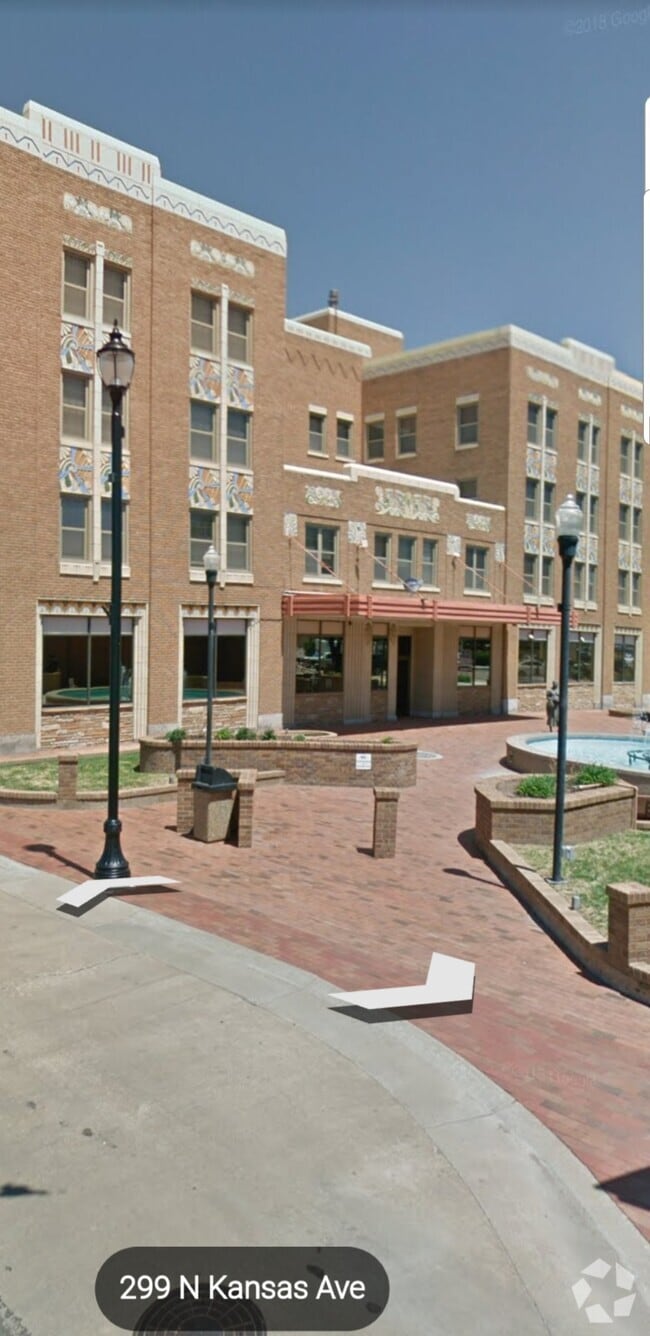 Building Photo - 303 N Kansas Ave