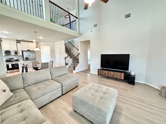 Building Photo - 5340 Camerford Ct