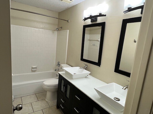 Building Photo - 462 Everington Dr