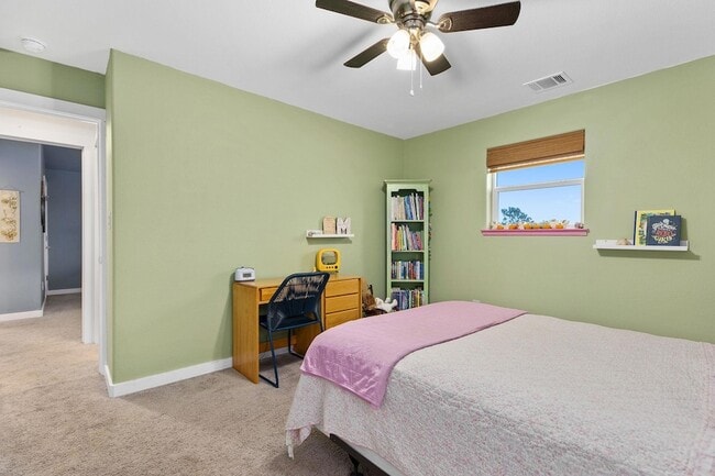 Building Photo - 326 Tahitian Dr