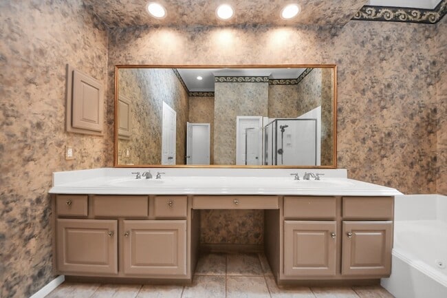 Building Photo - 39 Wild Meadow Ct