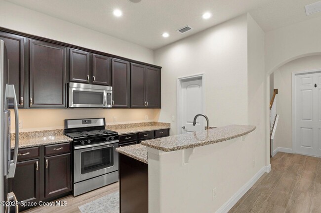 Building Photo - 7065 Primavera Ln