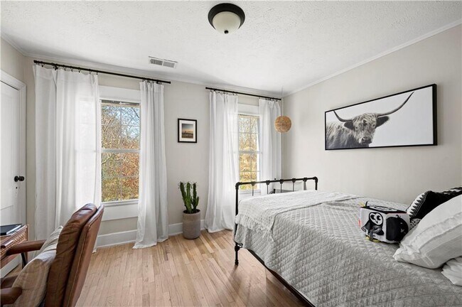 Building Photo - 443 3rd Ave