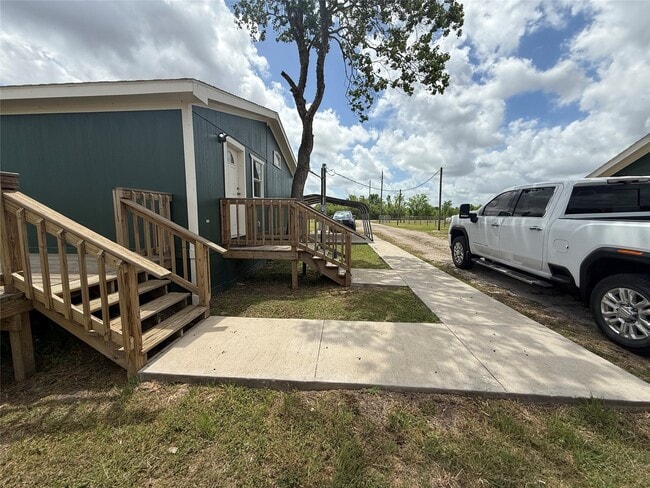 Building Photo - 1841 County Rd 382