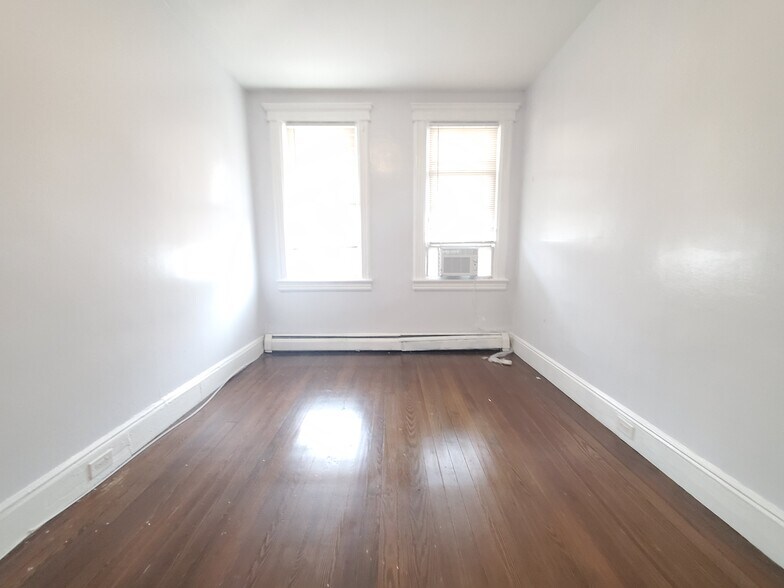 66 W 18th St #1F - 66 W 18th St