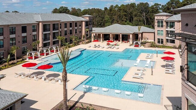Building Photo - 30020 Creekside Ter Dr