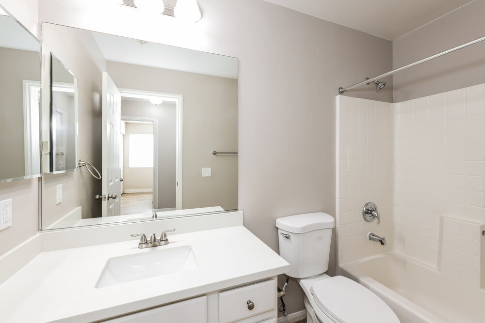 Building Photo - 646 Maccabe Ave