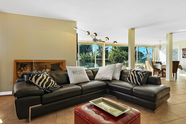 Building Photo - 42505 Adams St