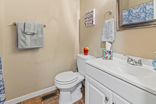 Building Photo - Charming 3/2 Home for Rent