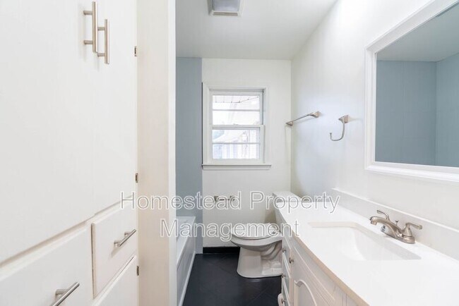 Building Photo - 9412 Britton Cir