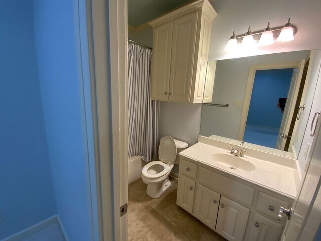 Building Photo - 123 Courts Ln