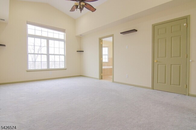 Building Photo - 3027 King Ct