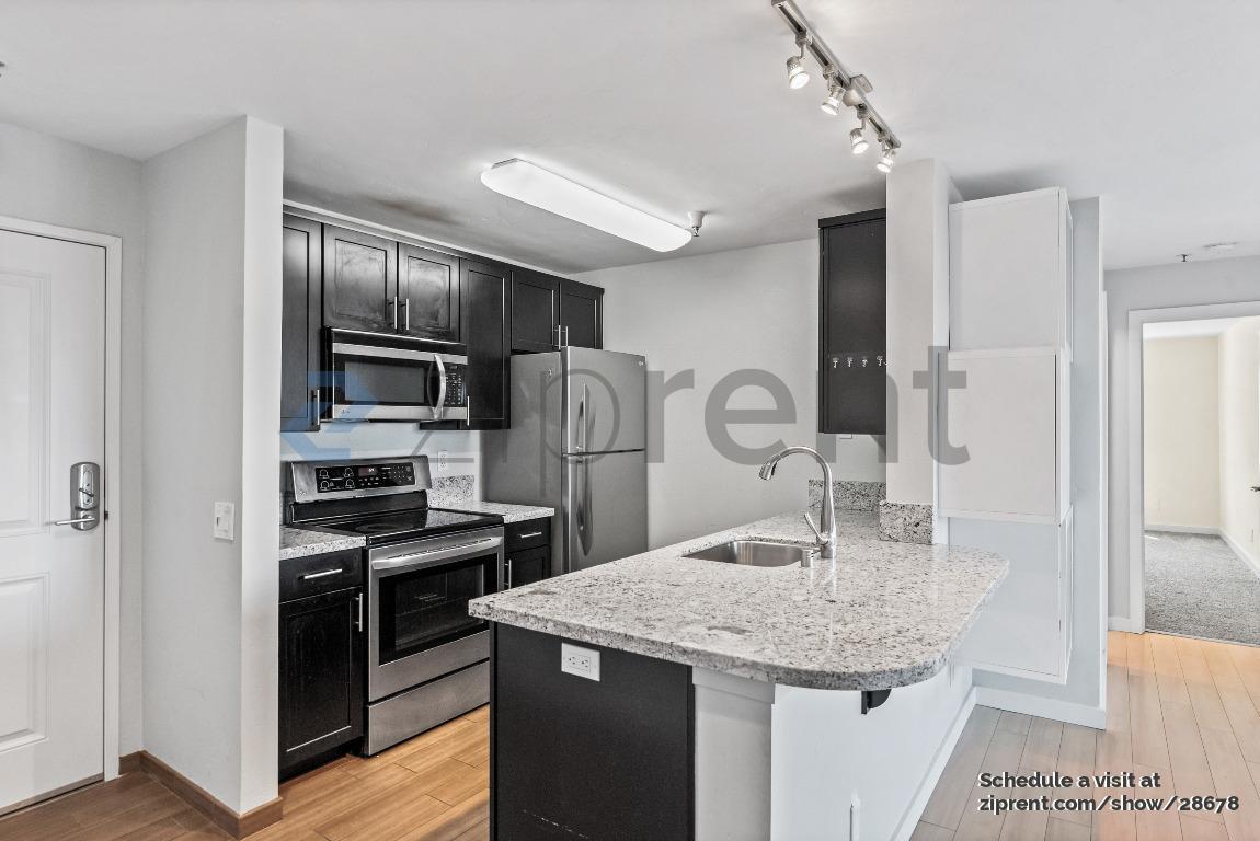 Building Photo - 6400 Christie Ave