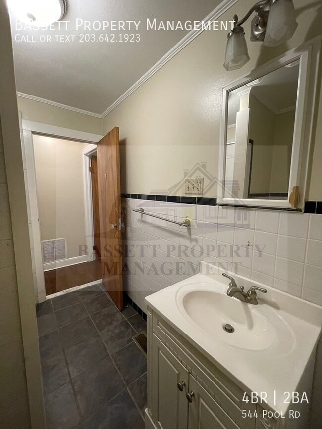 Building Photo - 544 Pool Rd