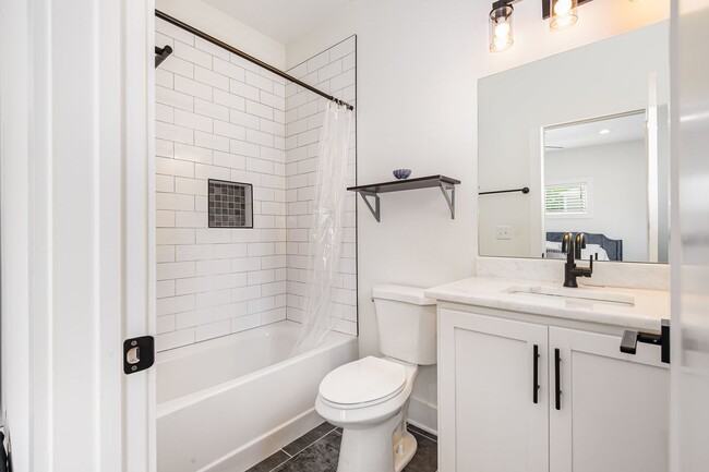 Building Photo - Modern Nations Home | 2 Bed, 2 Bath | 900 ...