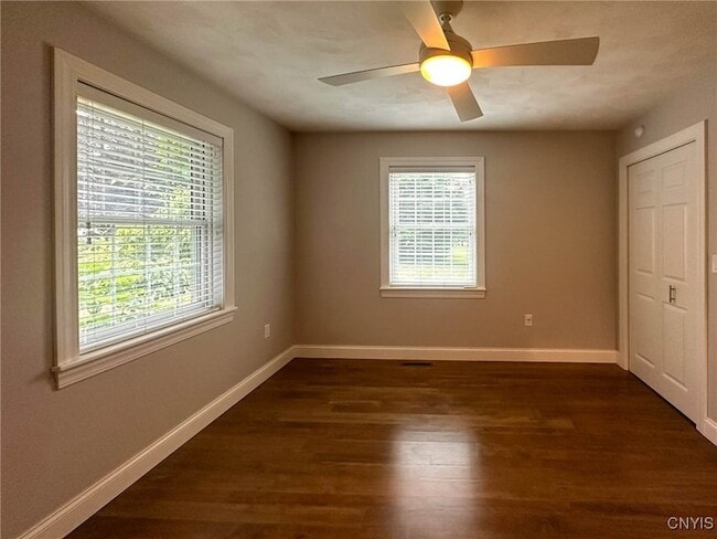Building Photo - 97 1/2 Sanger Avenue Unit