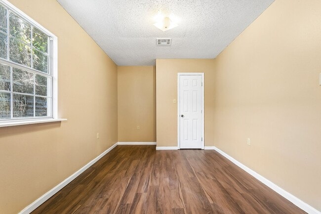 Building Photo - 2152 Abundance St