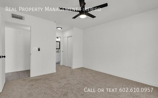 Building Photo - 5216 E Half Moon Dr