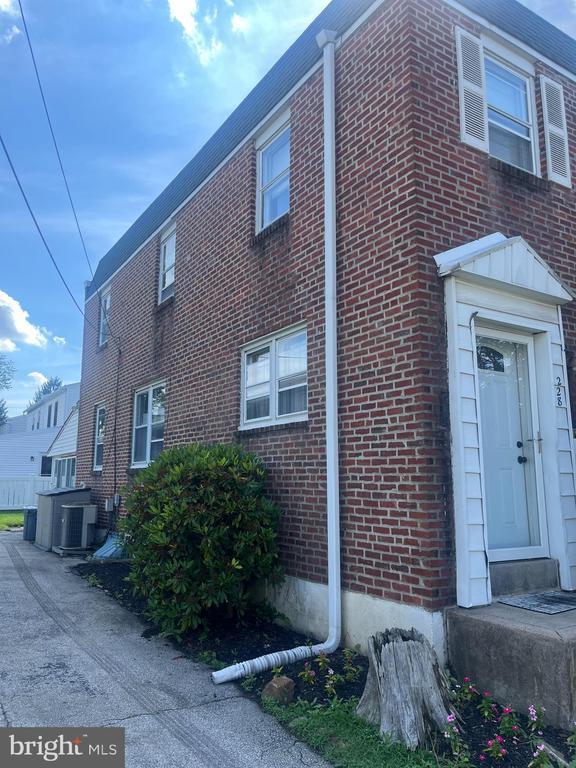 Building Photo - 228 Fitzwilliams Rd